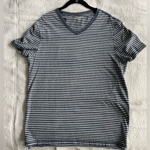 Express men’s medium V neck t-shirt